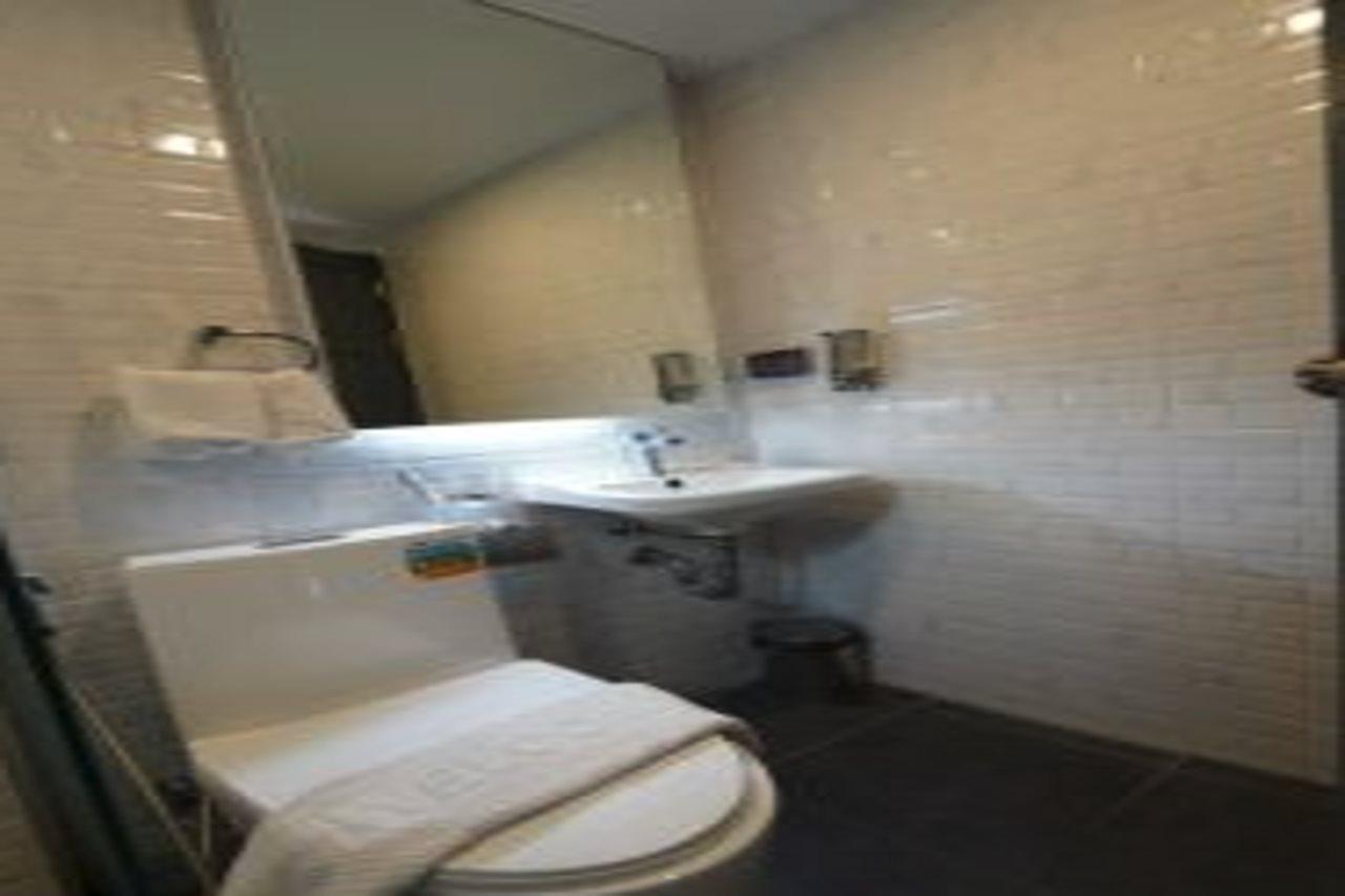 Roomquest Sukhumvit36 Bts Thonglor Bangkok Ngoại thất bức ảnh